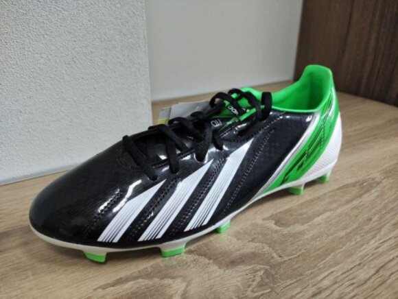 Футбольные бутсы Adidas F50